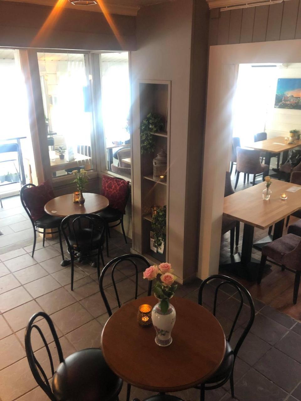 Stryn Kaffebar & Vertshus Zewnętrze zdjęcie